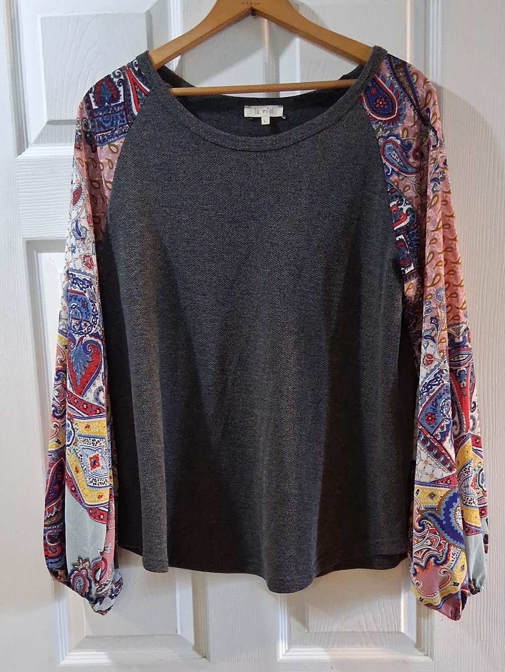 LA MIEL Charcoal Knit Top with Multicolor Paisley Sleeves